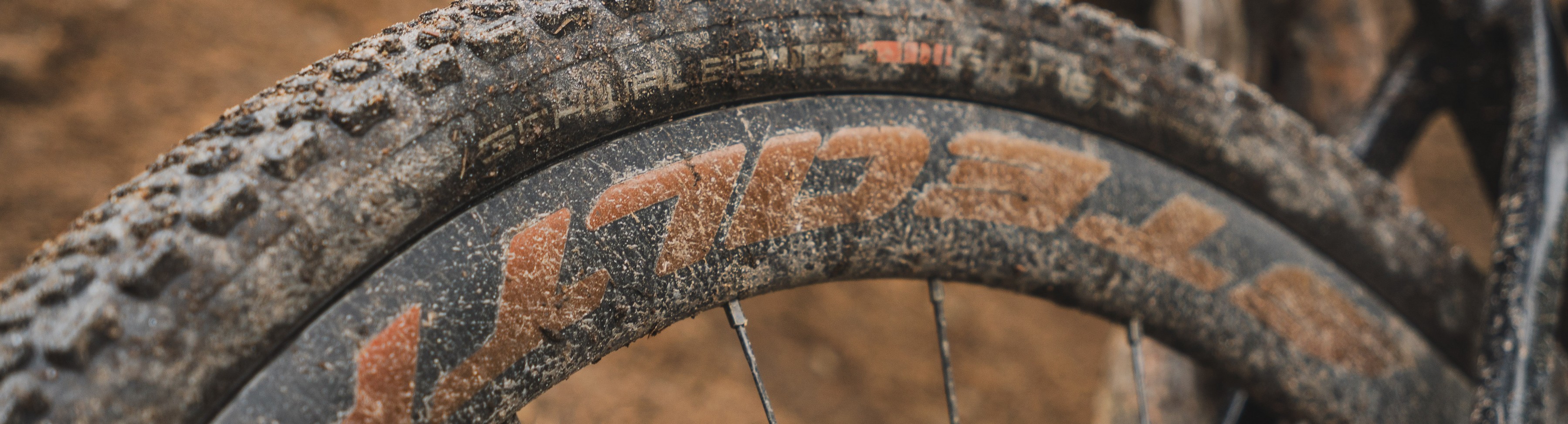 Carbon gravel wielsets